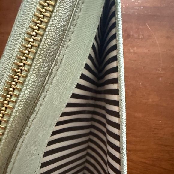 Kate Spade “Off we Go” Cadillac wallet - Picture 3 of 11